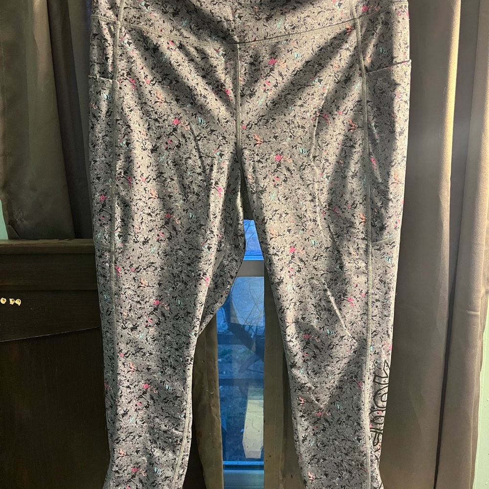 Reebok Women's Gray and Pink Patterned Leggings
